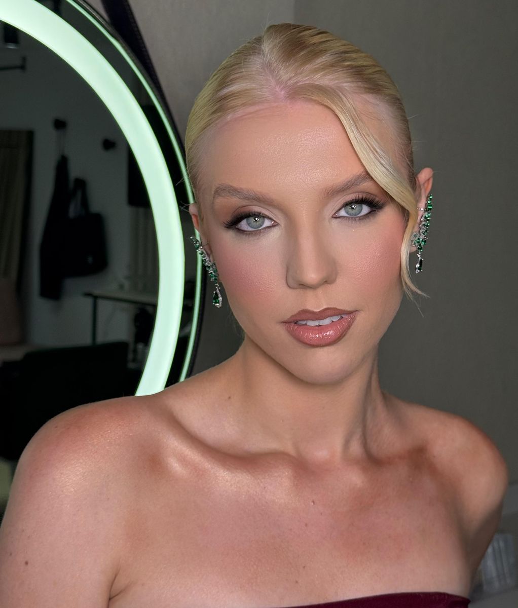 Editorial de beleza em tons esmeralda de Halana Salvadori